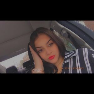 Meet your Posher, Yalira